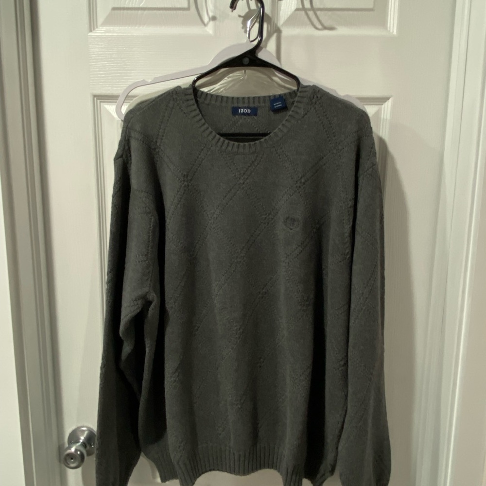 Men’s IZOD sweater, gray, cotton, vintage, size XXL, good condition.